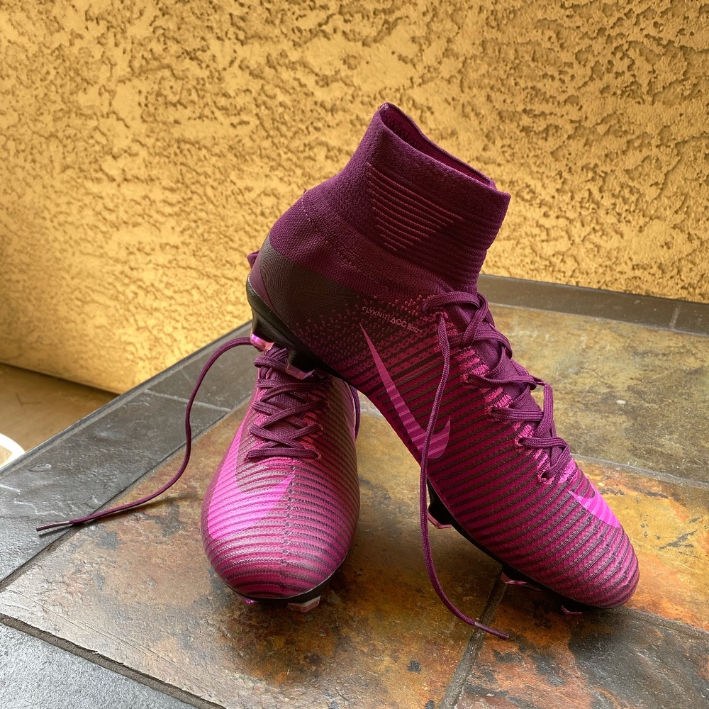 NEW Nike Mercurial Superfly Cleats